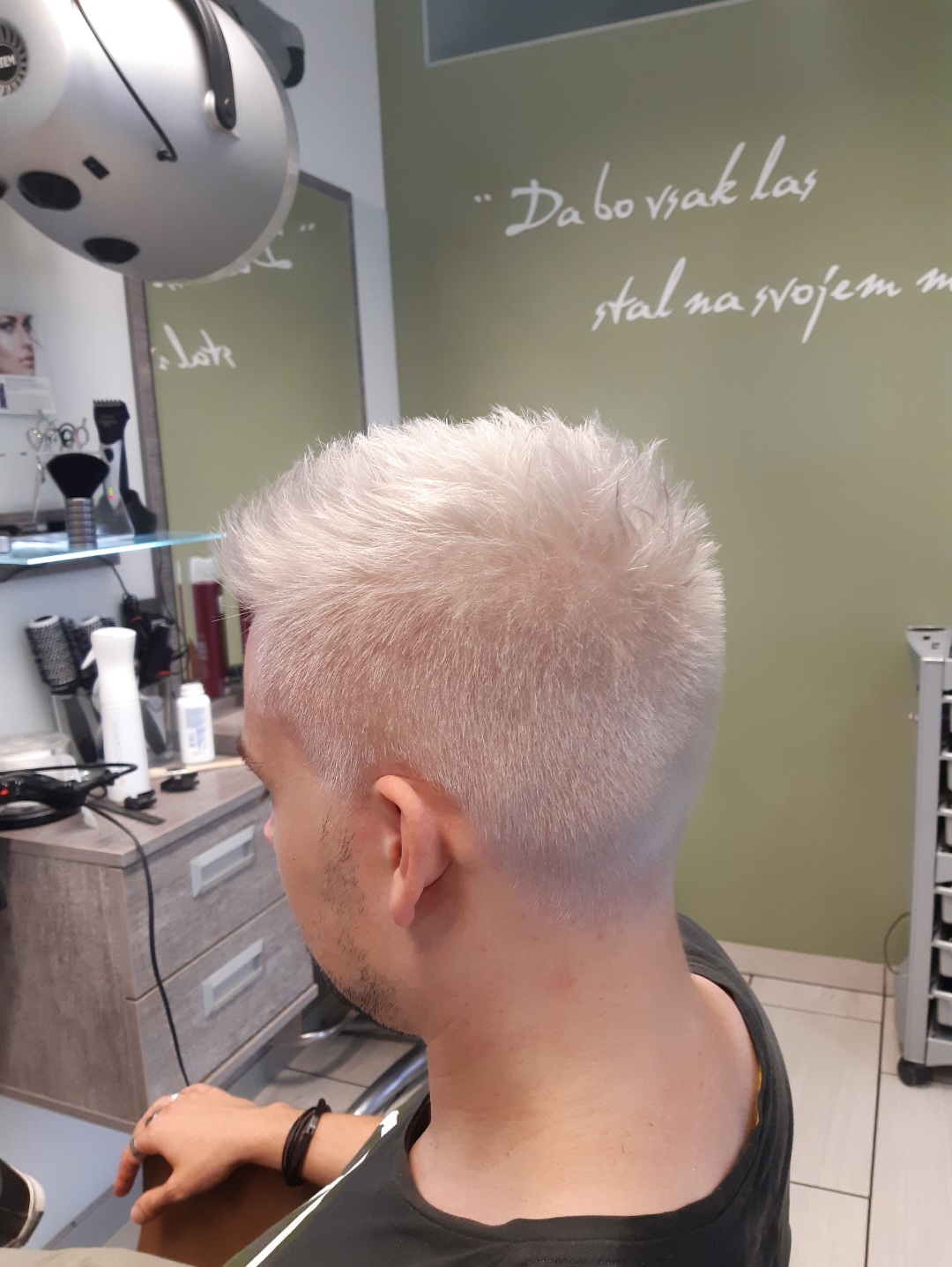 Frizerski salon Mateja - vhod